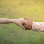 不倫占い｜長く険しい婚外恋愛…今後、あの人との関係を変える転機