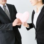 職場恋愛占い｜あの人と付き合いたい…私を異性として見ている？