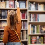 夢占い｜本屋に入る夢の意味は？あなたの潜在的な才能開花を暗示