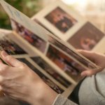 夢占い｜アルバムを見ている夢・卒業アルバムの夢の意味は？解説