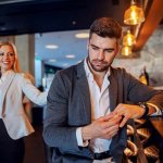 片思い占い｜既婚者の彼が好き…あの人の本音、私に好意はある？
