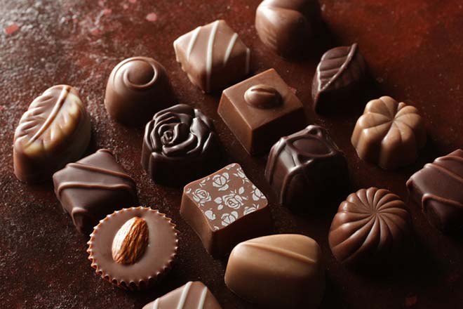 夢占い｜チョコレートの夢の意味は？愛の象徴が表すサインを解説