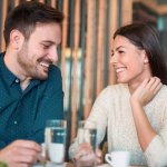 相手の優しい態度に発言…脈アリって思ってもいい？胸中と恋本命