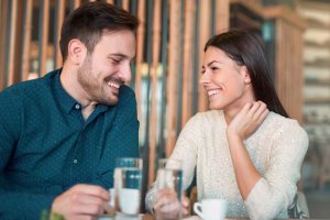 相手の優しい態度に発言…脈アリって思ってもいい？胸中と恋本命