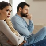 追ってほしい？それとも避けている？曖昧な態度で逃げる彼の本心