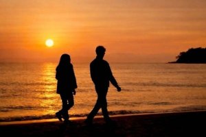 なぜ2人の距離が縮まらない？あの人が動かない理由と関係好転の鍵