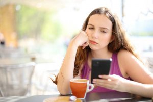 一線引かれた？【意味深な態度⇒あの人の真意】好意の有無・望み